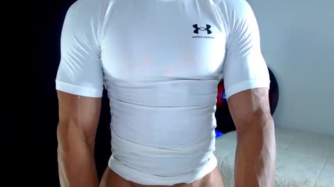 Instagram miguelangel1802  online show from September 17, 5:03 pm