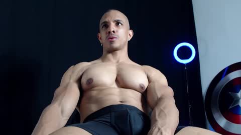 Instagram miguelangel1802  online show from February 12, 5:48 pm