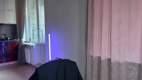 Tom online show from April 11, 7:04 am