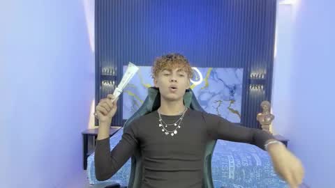 anyelotwink online show from March 20, 5:00 am