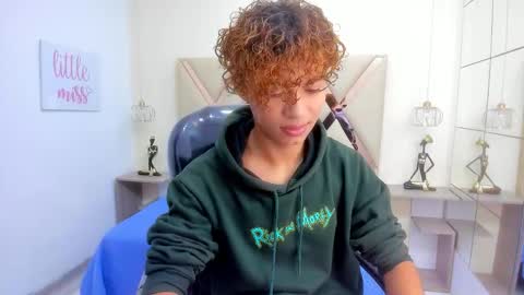 anyelotwink online show from February 23, 8:43 pm