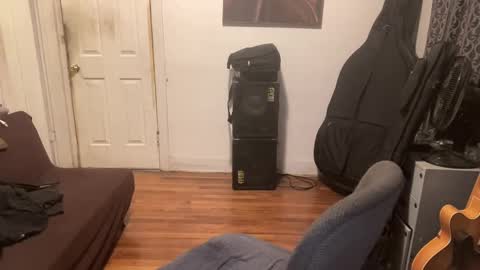 Snapshot of apostrphy chatting on January 7, 12:45 am Apostrphy online show from January 7, 12:45 am