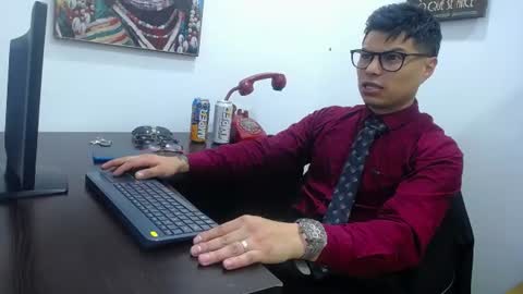aquilestaylor online show from July 2, 12:11 pm
