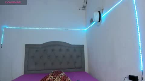 ariel_adan online show from June 20, 7:19 pm