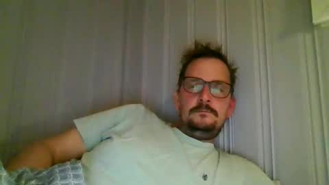 ariparikrigsmann online show from October 11, 8:57 pm