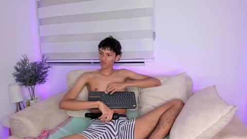 ANDRES Independent model online show from February 19, 9:22 pm