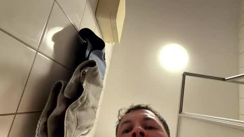 armyskater32 online show from April 7, 8:20 pm