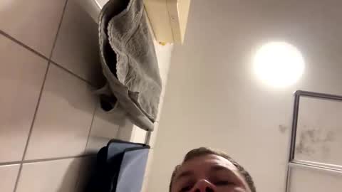 armyskater32 online show from December 4, 10:17 pm