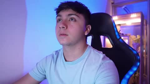 aron__cooper online show from April 18, 12:23 am