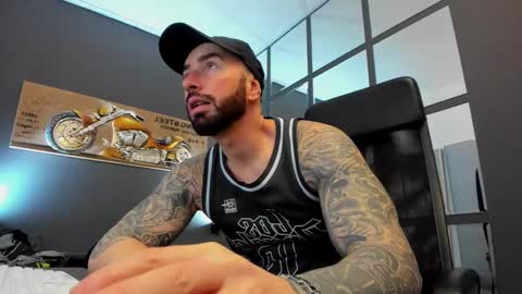 AronGrant online show from January 5, 9:59 am