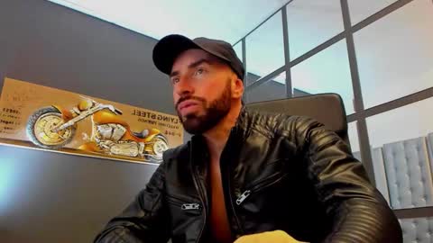 AronGrant online show from December 15, 11:51 am