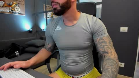 AronGrant online show from February 8, 9:03 am