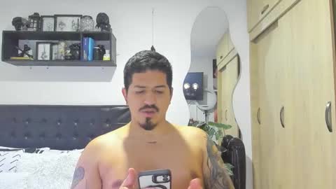 Snapshot of aronwilliams69 chatting on October 28, 12:46 am ARON  Independent model  online show from October 28, 12:46 am