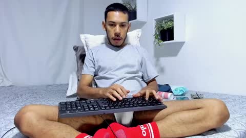Snapshot of aronxx_ chatting on January 22, 10:07 am BLACK FRIDAY 55 OFF ON MY ONLYFANS.  online show from January 22, 10:07 am