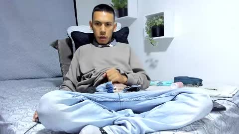 Snapshot of aronxx_ chatting on February 10, 12:08 am BLACK FRIDAY 55 OFF ON MY ONLYFANS.  online show from February 10, 12:08 am