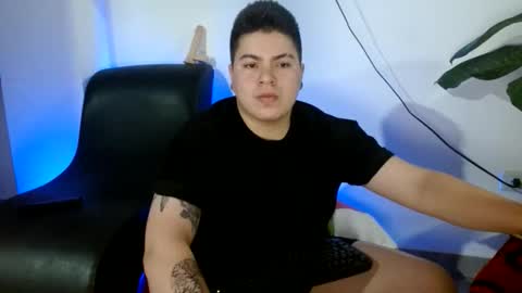 aroon_1923 online show from April 8, 2:34 am