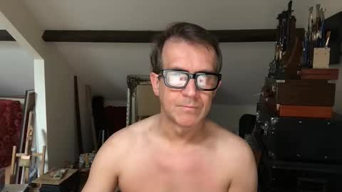 artisterotic online show from April 28, 8:19 am