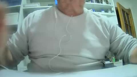 Snapshot of arturo200247 chatting on November 1, 7:51 pm arturo200247 online show from November 1, 7:51 pm