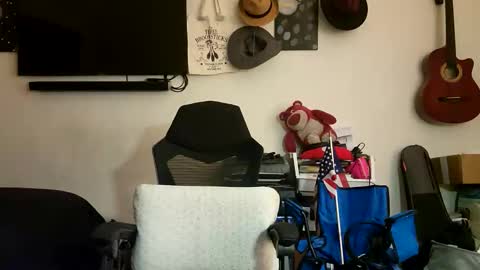 DevilPup75 online show from December 4, 12:34 pm