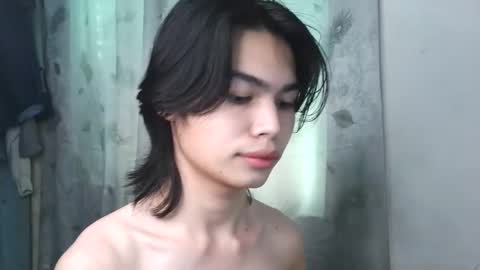 asian_babyboi online show from September 10, 8:13 am