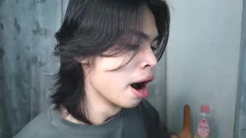 asian_babyboi online show from September 15, 5:14 pm