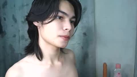 asian_babyboi online show from September 24, 2:33 am