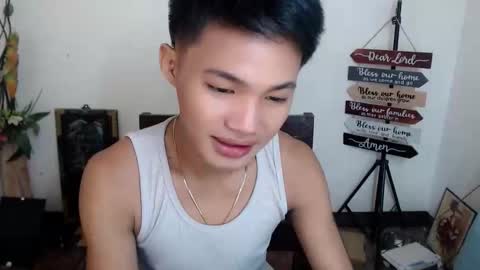 Snapshot of asian_lover05 chatting on October 22, 6:32 pm asian_lover05 online show from October 22, 6:32 pm
