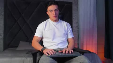 Aslan  online show from December 21, 9:23 pm