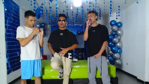 Snapshot of asmodeus7100 chatting on February 15, 12:16 am THOMAS AND DAMIAND online show from February 15, 12:16 am