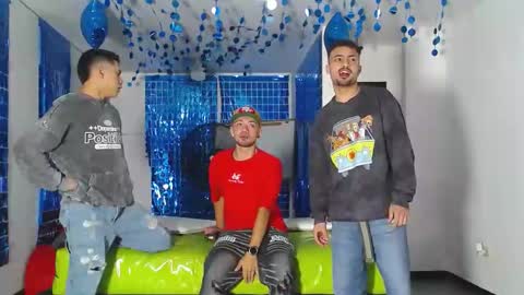 Snapshot of asmodeus7100 chatting on March 3, 12:12 am THOMAS AND DAMIAND online show from March 3, 12:12 am