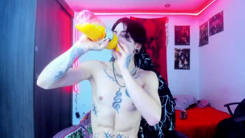 athenauwu online show from January 18, 7:26 am