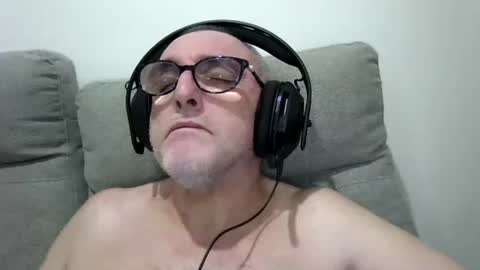 aussie_ozzie online show from May 16, 6:21 am