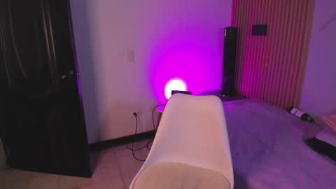 austin_rouse online show from February 13, 7:41 pm