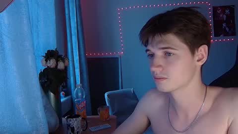 axel_0ne online show from February 8, 11:27 am