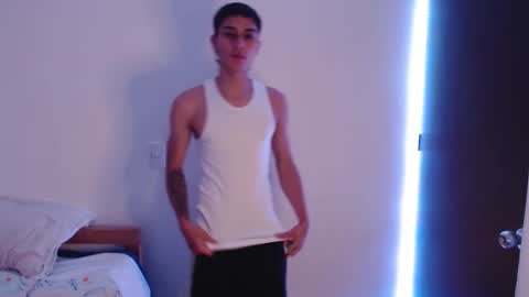 axel davis  online show from October 8, 3:00 am