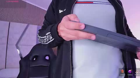 axel_grey_ online show from January 17, 12:41 pm