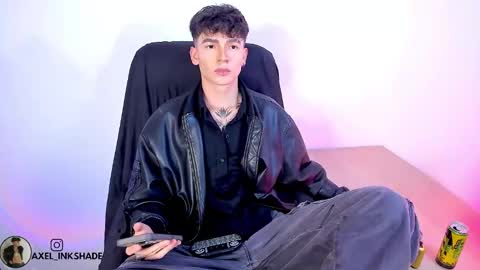 Axel online show from February 25, 2:56 am