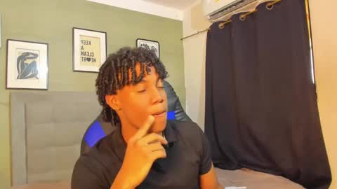 Snapshot of axel_silva3 chatting on October 22, 12:42 pm AXEL SILVA online show from October 22, 12:42 pm