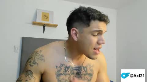 INDEPENDENT MODEL  online show from February 4, 4:18 am