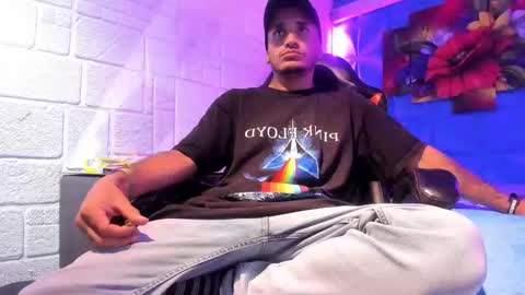 Snapshot of axell_cross2 chatting on October 23, 2:04 am Axell Cross2 online show from October 23, 2:04 am