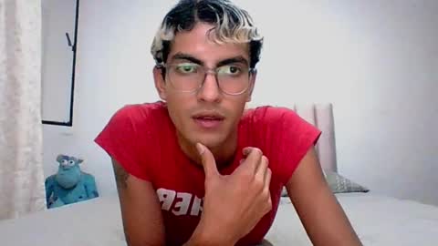 Axel  online show from December 11, 1:18 am