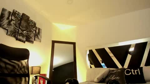 axelmartinezz online show from May 24, 9:43 pm