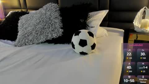 Axel Thompsom online show from September 17, 11:11 am