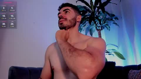 Axel Thompsom online show from December 18, 6:15 pm