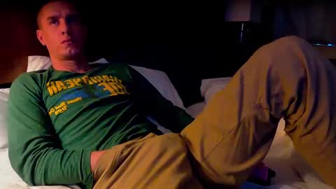 Axl online show from January 4, 6:51 pm