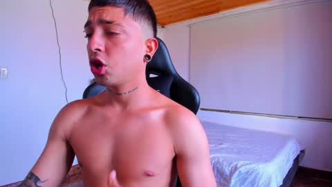 Junior       Independent Model online show from February 6, 8:02 pm