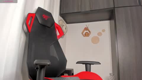 FOLLOW ME  online show from October 8, 3:11 am