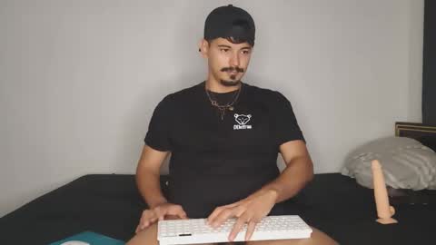 badlucky_ online show from February 4, 12:11 pm