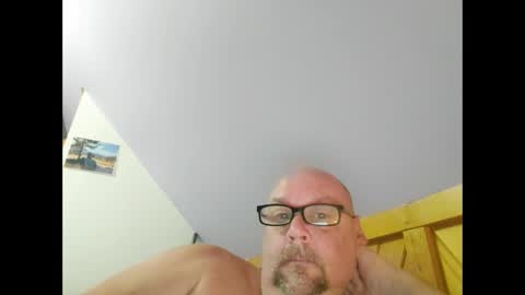 bananatwins1 online show from February 15, 11:17 am