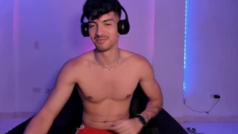 Valentino online show from December 4, 9:13 pm